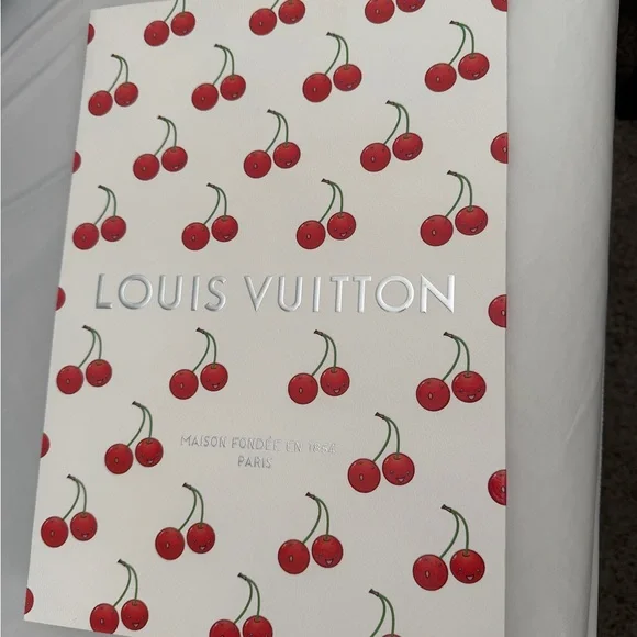 Louis Vuitton Tan and White Tag - Picture 3 of 11